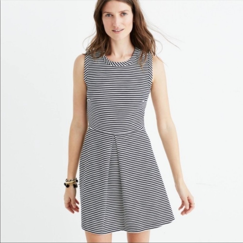 Madewell striped afternoon fit and flare dress - Picture 11 of 11
